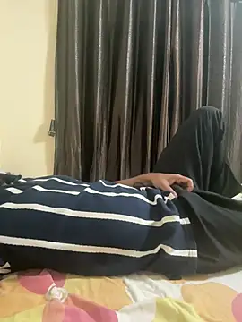 Snapshot of Hunnybunny1990 chatting on 02/28/26, 03:46 Hunnybunny1990 online show from 02/28/26, 03:46