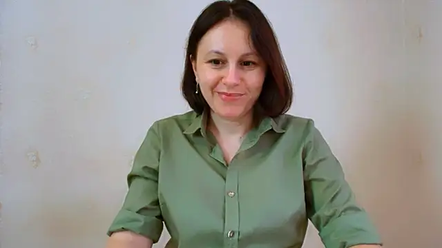 Snapshot of Inessa_beauty chatting on 06/13/26, 03:48 Inessa beauty online show from 06/13/26, 03:48