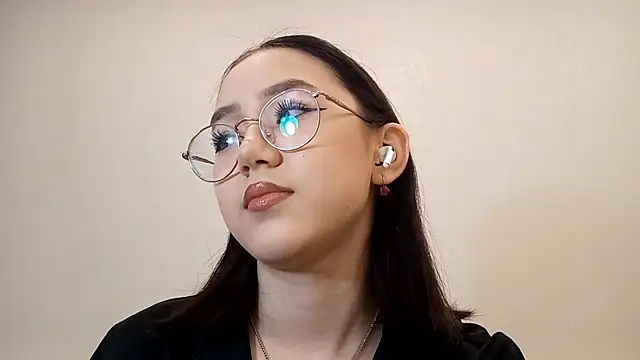 Snapshot of SolvedGlobe chatting on 03/01/26, 01:02 SolvedGlobe online show from 03/01/26, 01:02