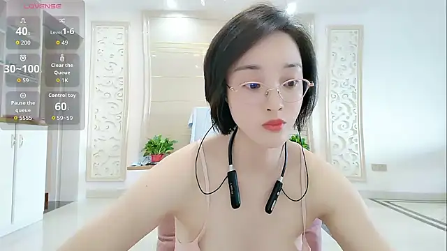 Snapshot of Nana-NN chatting on 05/25/26, 07:25 Nana-NN online show from 05/25/26, 07:25