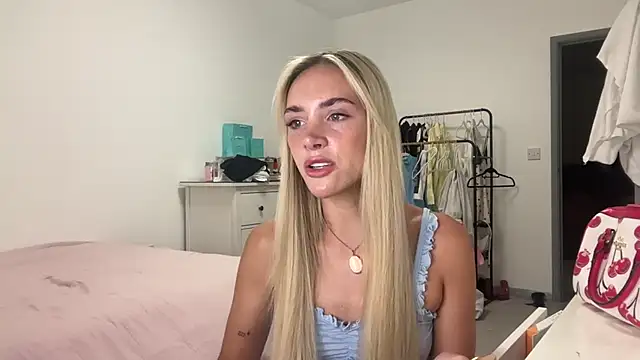 Naughtyblondex online show from 07/15/26, 10:48