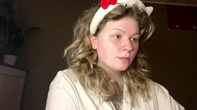 YoungAlina online show from 04/16/26, 09:39