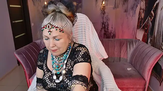 LilaMaharani online show from 04/14/26, 12:55