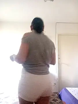 roxana e43 online show from 04/18/26, 05:22