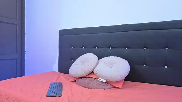 cute sofiii online show from 04/30/26, 01:17