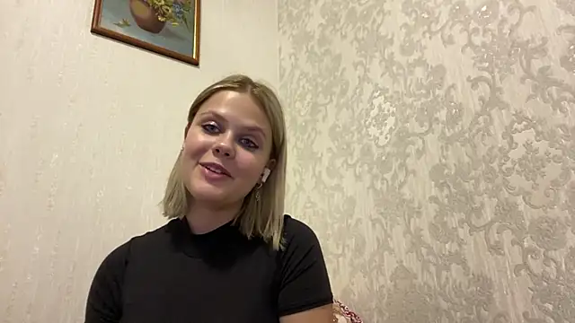 Snapshot of RoyalNovaX chatting on 03/02/26, 01:18 RoyalNovaX online show from 03/02/26, 01:18