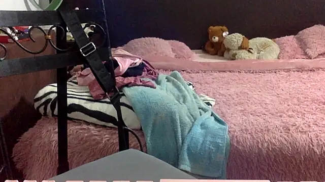 mommy-Milf online show from 04/15/26, 01:56