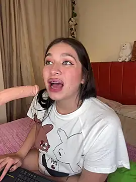 Caandace online show from 04/21/26, 01:42