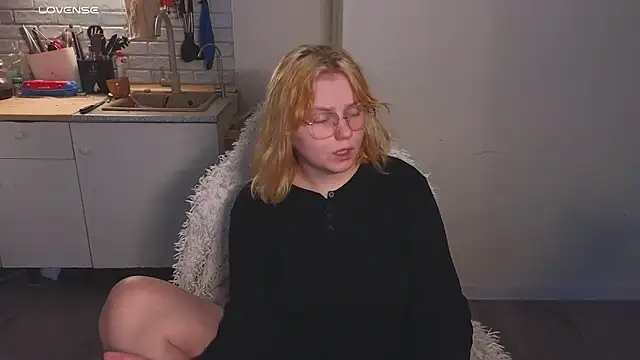 Snapshot of soft_focus chatting on 05/30/26, 04:53 soft focus online show from 05/30/26, 04:53