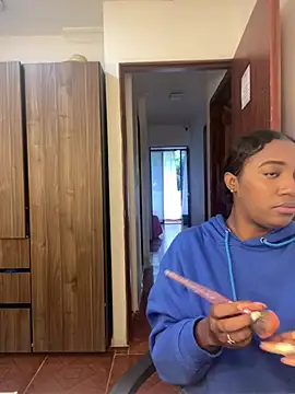 Emi rousse online show from 04/16/26, 01:12