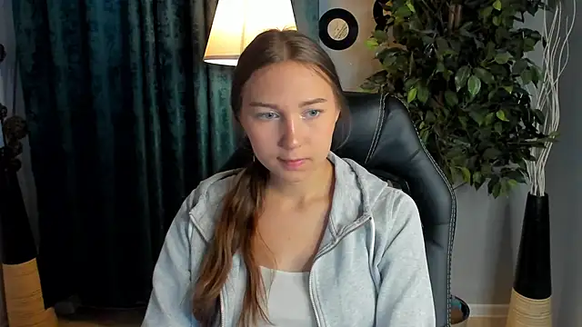 OliviaLang online show from 05/14/26, 10:55