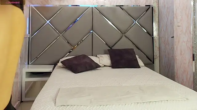 Dolly boobsy online show from 06/21/26, 12:52
