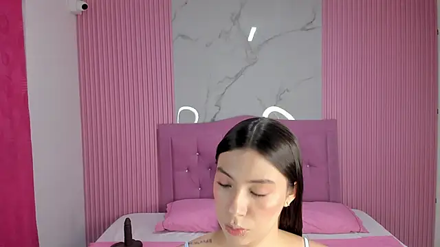 Mily17  online show from 04/22/26, 11:01