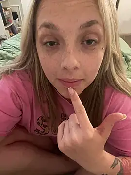 imkhloe online show from 04/13/26, 10:37