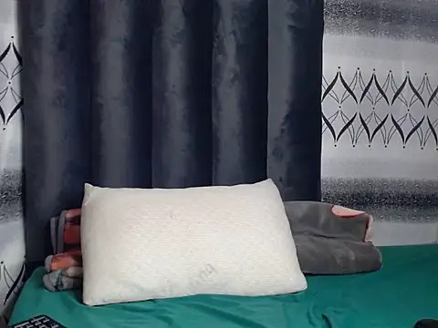 Kinky-Nicky04 online show from 05/18/26, 03:51
