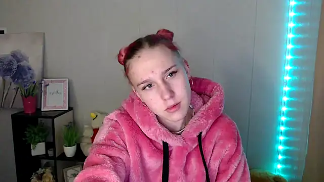 Scarlett lil online show from 04/13/26, 07:47