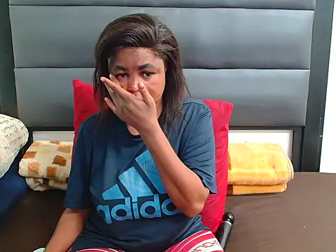 SpicyKittyxxx online show from 04/01/26, 07:42