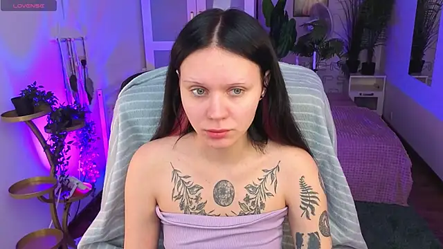 kittenlolla online show from 04/18/26, 05:44