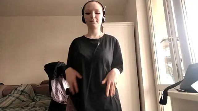 velyraxis online show from 03/12/26, 01:06