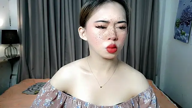 Snapshot of Seductive_sophie chatting on 05/25/26, 03:01 Seductive sophie online show from 05/25/26, 03:01