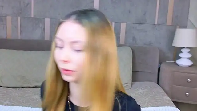 Snapshot of Tessa_Cross chatting on 03/04/26, 05:46 Tessa Cross online show from 03/04/26, 05:46