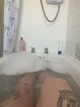 BeeMay22 online show from 03/22/26, 10:40