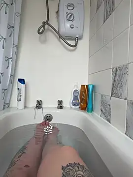 BeeMay22 online show from 04/04/26, 12:35