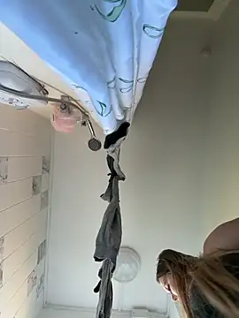 BeeMay22 online show from 04/23/26, 08:02