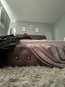 BeeMay22 online show from 04/30/26, 11:38