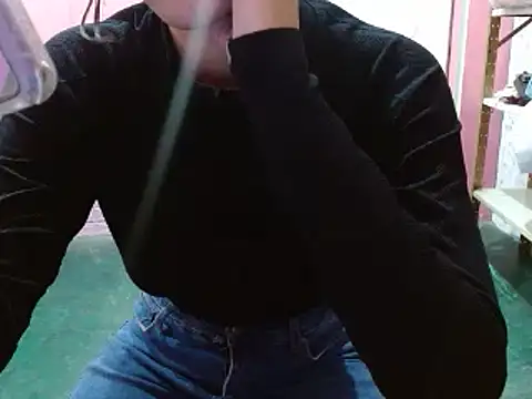 lolit cat online show from 04/08/26, 02:17