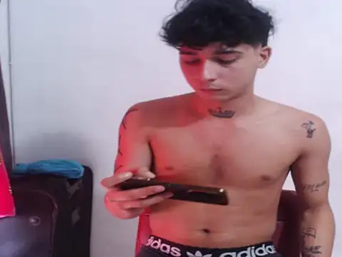 Alejo bigdick21 online show from 03/05/26, 07:43