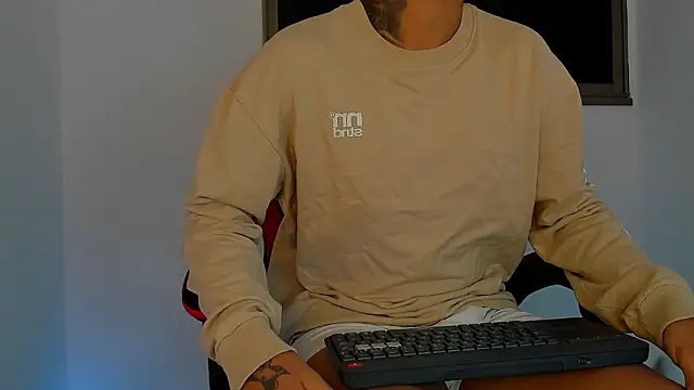 Mnell28 online show from 03/19/26, 07:34