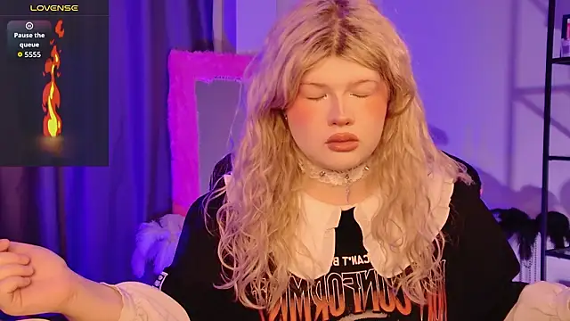 LilithNlsn online show from 03/27/26, 09:36