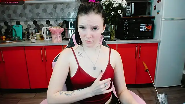 Snapshot of Mary_Blu chatting on 02/03/25, 05:24 Mary Blu online show from 02/03/25, 05:24