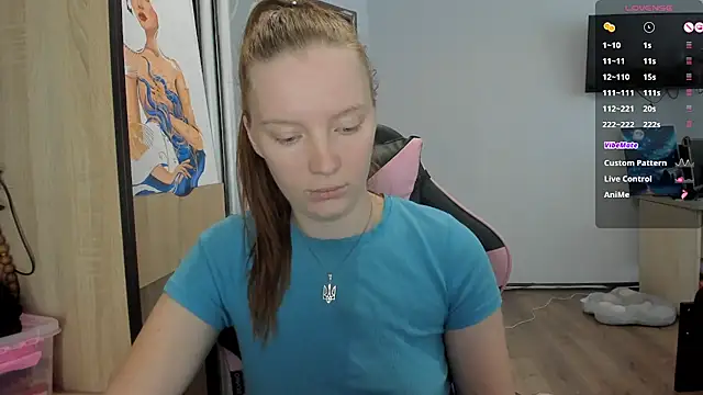 Snapshot of Mary_Blu chatting on 10/04/25, 08:01 Mary Blu online show from 10/04/25, 08:01