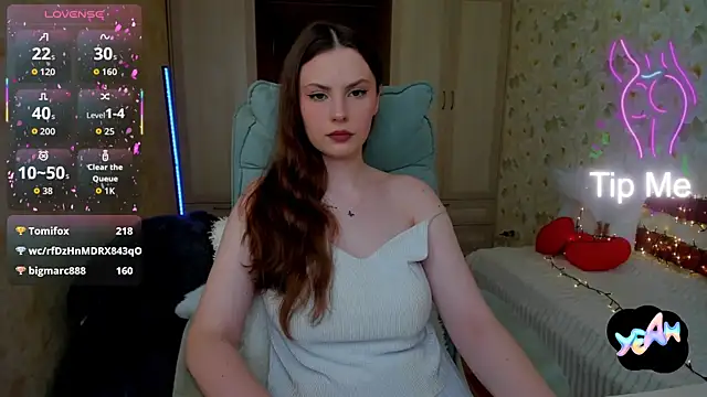 Snapshot of LoraTempt chatting on 06/04/26, 04:13 LoraTempt online show from 06/04/26, 04:13
