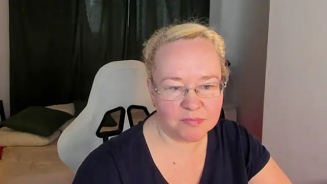 ViolaSmithh online show from 04/24/26, 08:50