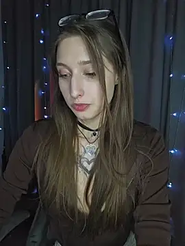 Emma Willson online show from 04/17/26, 02:42