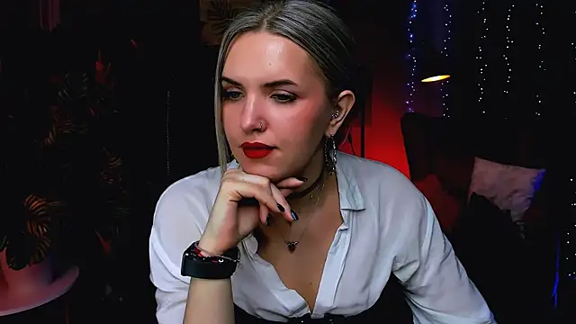Snapshot of AliceSmite chatting on 03/27/26, 10:48 AliceSmite online show from 03/27/26, 10:48