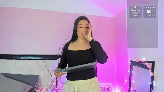 Emily Roussee online show from 04/11/26, 11:36