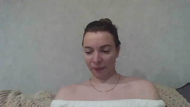 Luna2547 online show from 03/19/26, 06:23