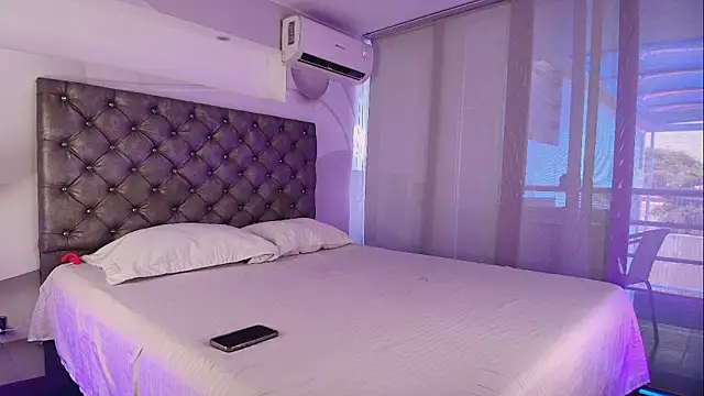 LauriLenix online show from 03/25/26, 03:51