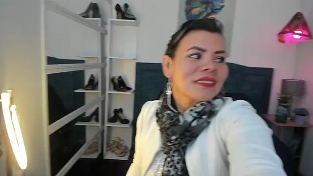 KiaraXMilf online show from 03/21/26, 11:37