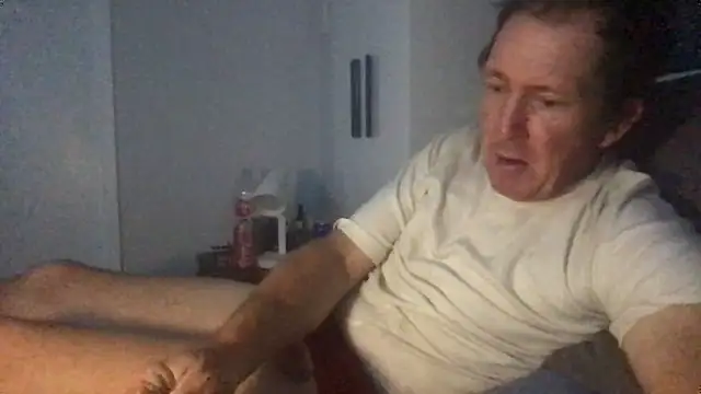Snapshot of MrBombasticxxx chatting on 06/25/26, 08:13 MrBombasticxxx online show from 06/25/26, 08:13