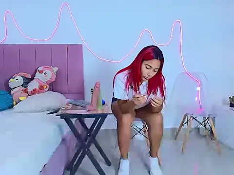 Peliroja lustrum online show from 04/22/26, 07:48