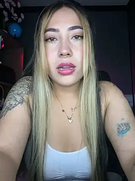 ManuelaVeeleez online show from 04/10/26, 05:01