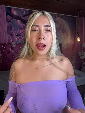 ManuelaVeeleez online show from 07/05/26, 03:23
