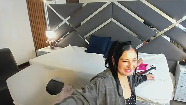 Agata thompson online show from 03/09/26, 06:56