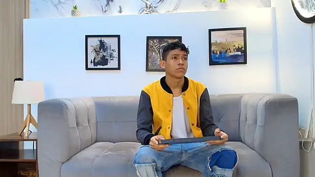 SKINNY BOYXXX online show from 04/12/26, 07:13