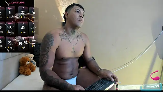 Snapshot of Axell_king07 chatting on 05/23/26, 11:47 Axell king07 online show from 05/23/26, 11:47